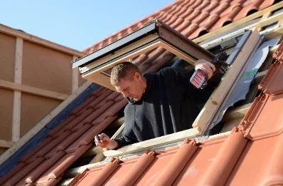 Pose de fenêtres de toit Velux à Saint-Laurent-des-Combes